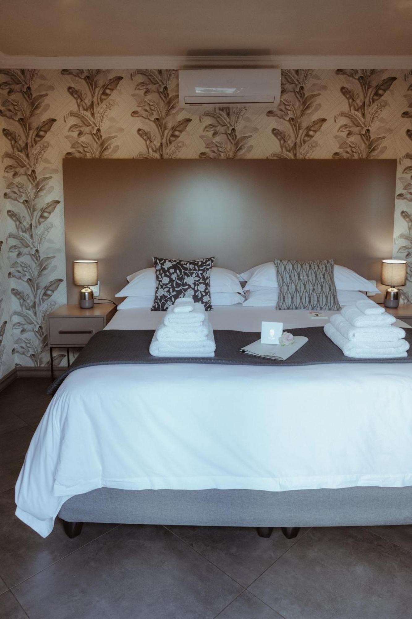 The Feather Hill Boutique Hotel Potchefstroom Exterior foto